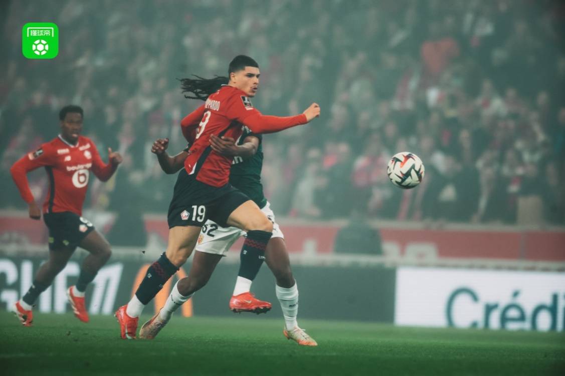 法甲精彩纷呈，比分2-1，比赛中精彩远射，控球时间55%，传球成功率82%的简单介绍