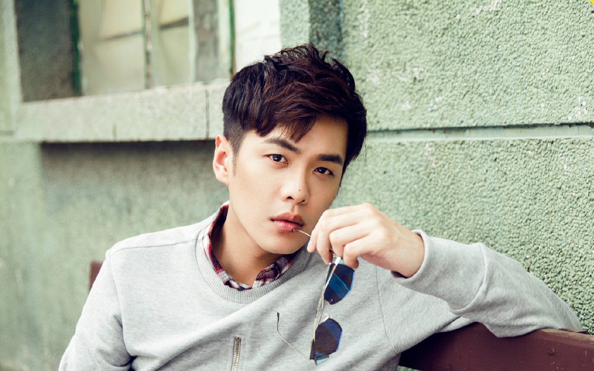 2025中国足球产业峰会即将举行，行业大咖云集，中国足球产业白皮书