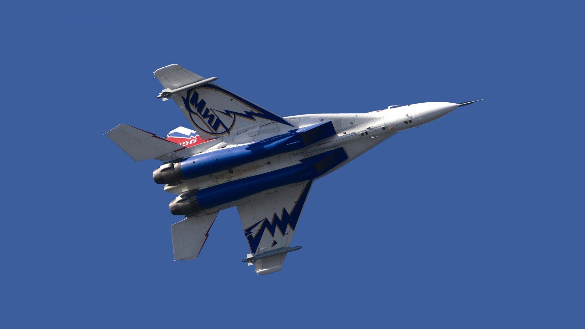 “简阳文体中心羽毛球赛:技术派选手引领世界羽坛新风潮”