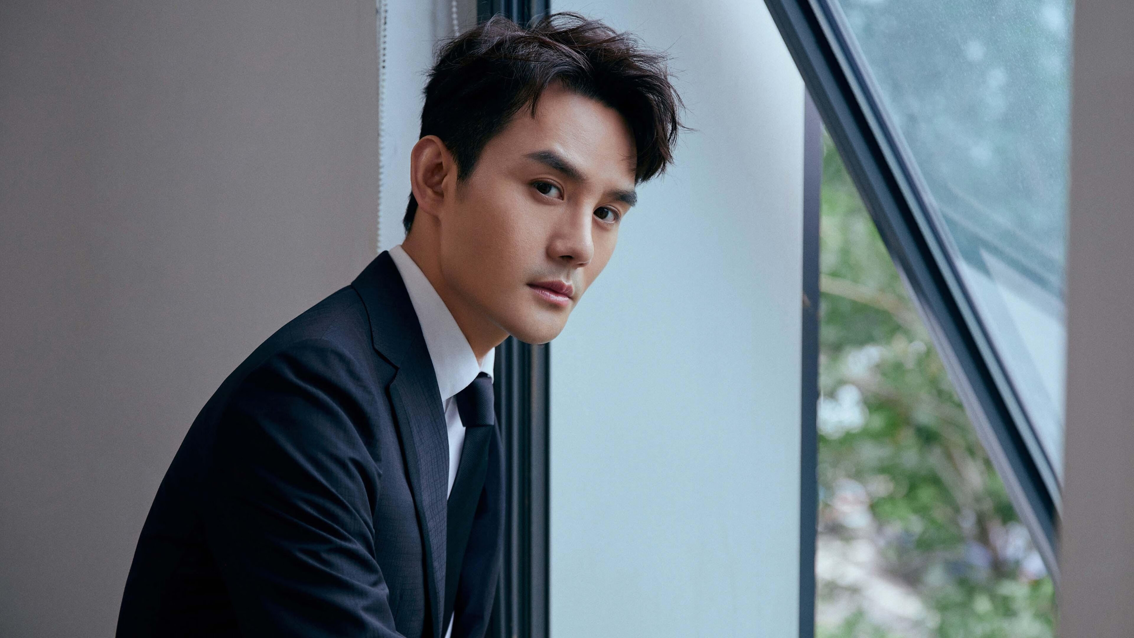 西甲明星奔跑:突破防线,精彩瞬间!,西甲足球明星